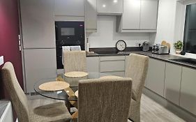 No 14, 3 Bed All With Smart Tv'S, Fully Fitted Kitchen, Ample Parking, Ideal For Trades, Business, And Nc500 Longer Stays Contact Langley Cottages And Apartments, Vat Registered